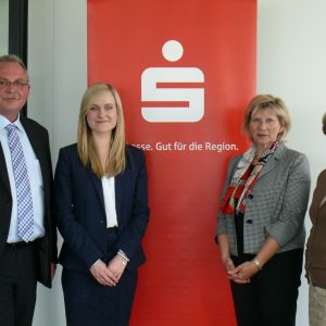 Im Bild: Udo Schiefner, Dana Terhaag, Dr. Birgit Roos und Sabine Haberland-Hoffmann